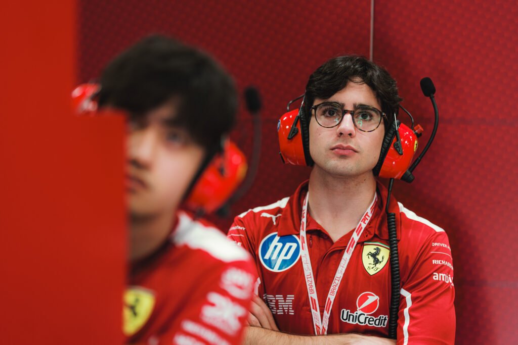 19-scuderia-ferrari-bra-gp-friday_1805af1f-7a3d-42bc-87a5-709266887515