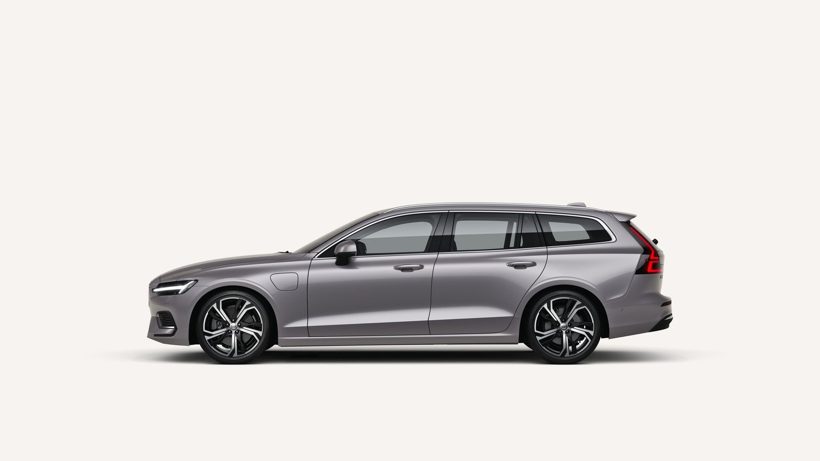 Volvo V60: the quiet rebellion against SUV fashion